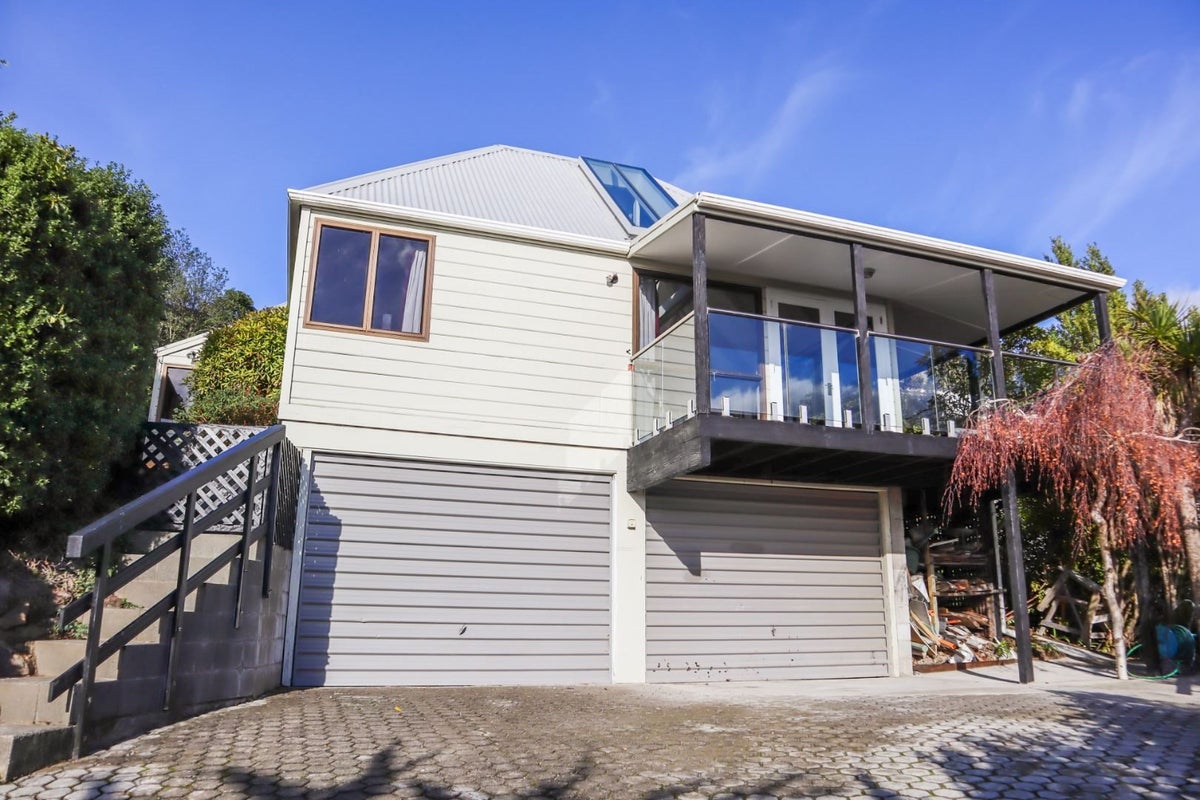 7 Hurst Seager Lane, Clifton, Christchurch - Carousel 2