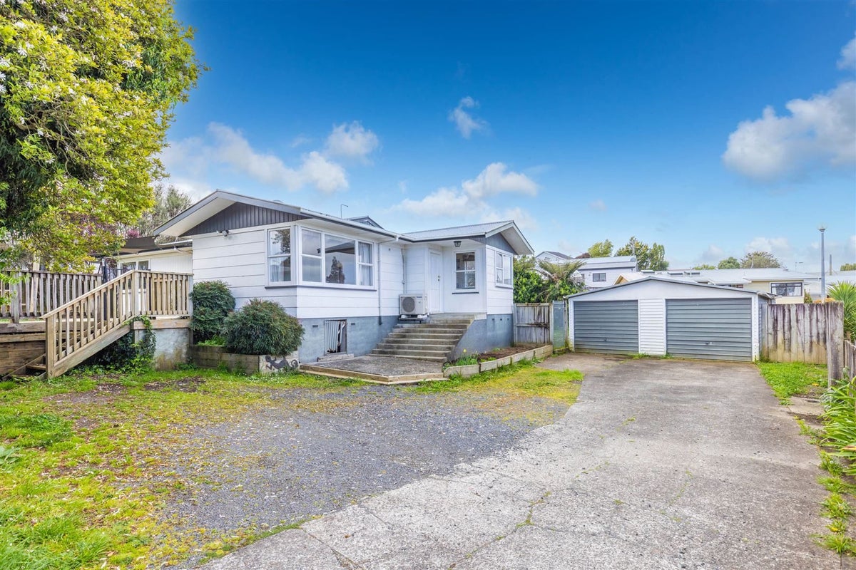 450 Kahikatea Drive, Dinsdale, Hamilton - Carousel 1