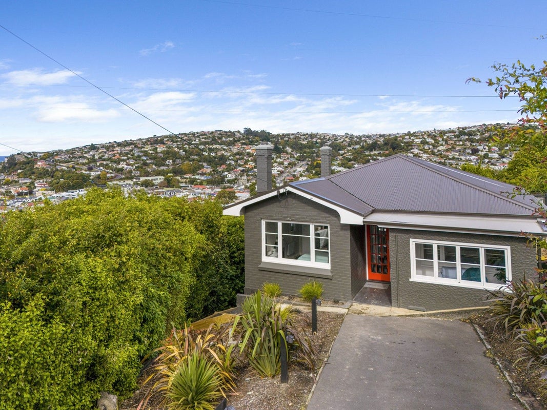 39 Forfar Street, Clyde Hill, Dunedin - Carousel 1