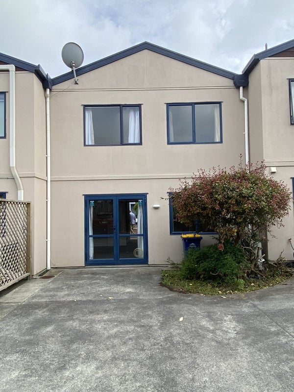 3/9 John Jennings Drive, Oteha, Auckland - Carousel 1