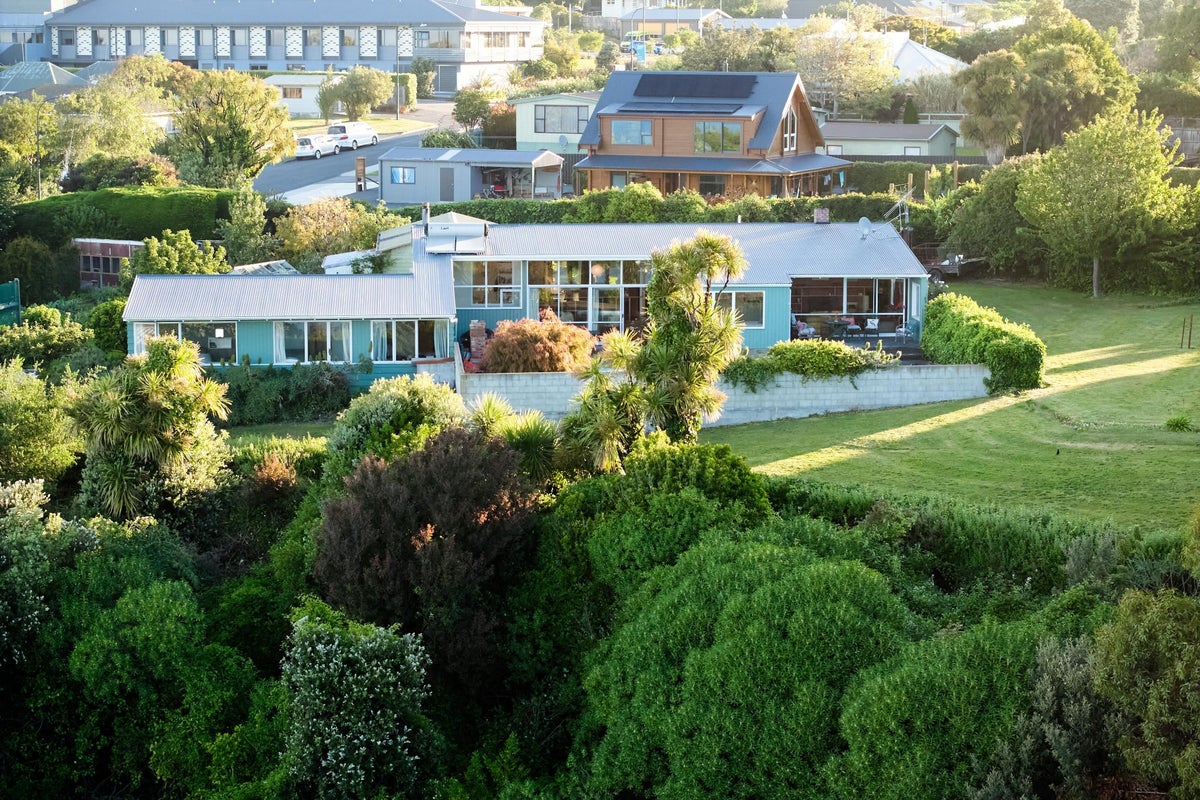 12 Deal Street, Kaikoura - Carousel 2