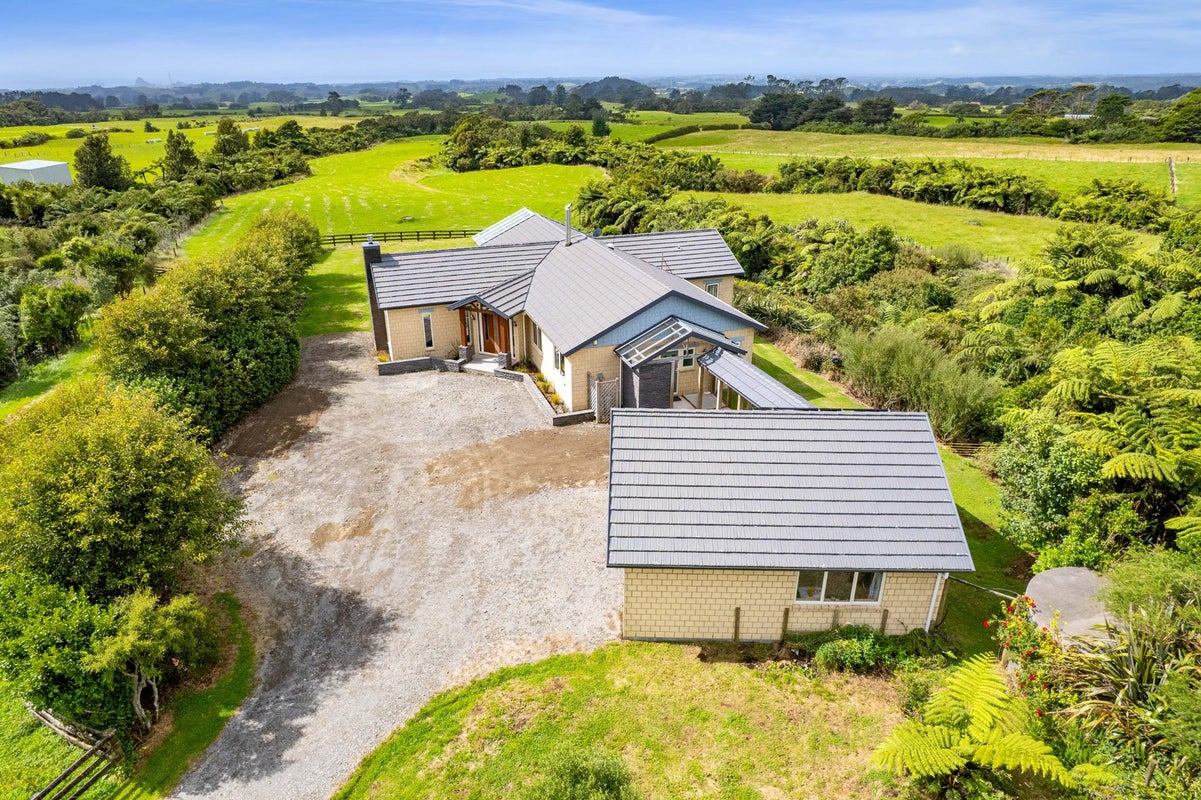 40 Maunga Heights, Hurworth, New Plymouth - Carousel 37