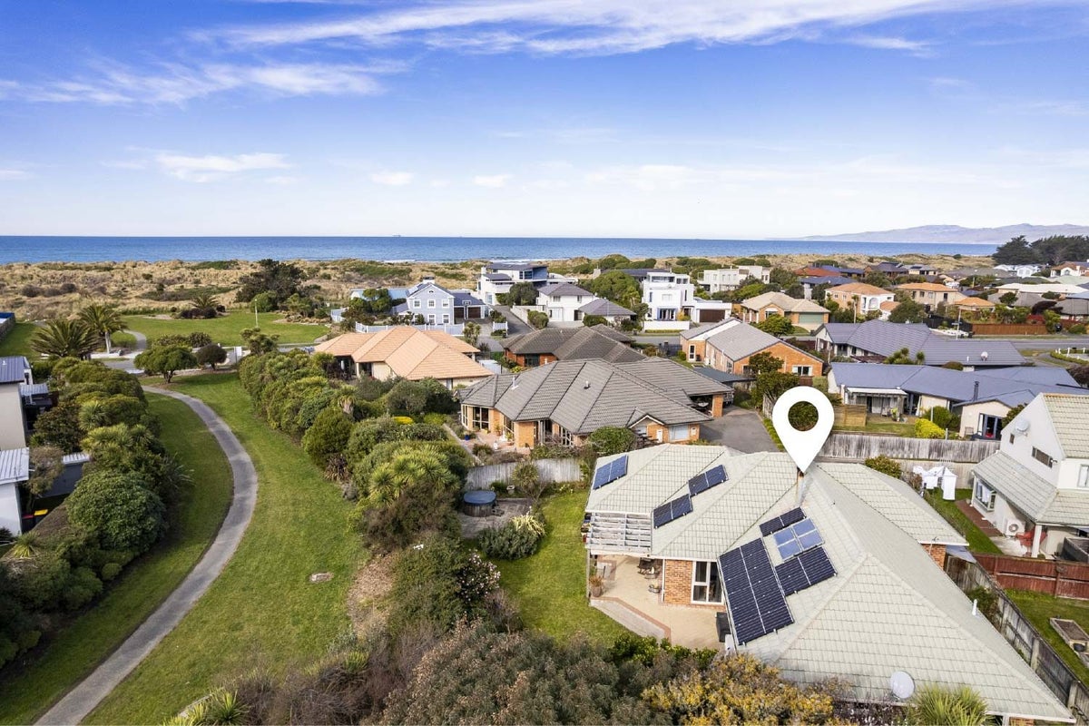 14 Eastwood Rise, Waimairi Beach, Christchurch - Carousel 22
