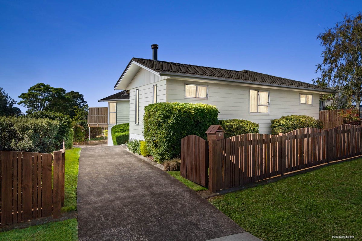 17 Lydford Place, Glendene, Auckland - Carousel 2