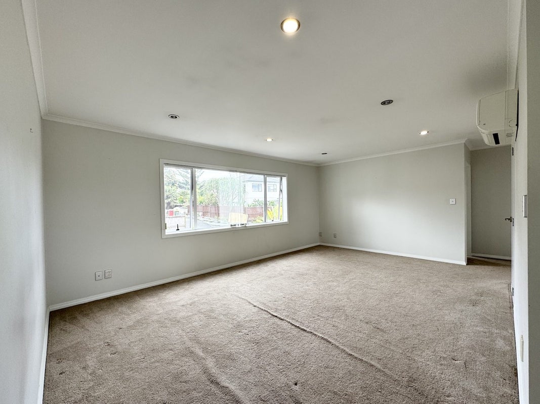 16 Rosses Place, Pinehill, Auckland - Carousel 1