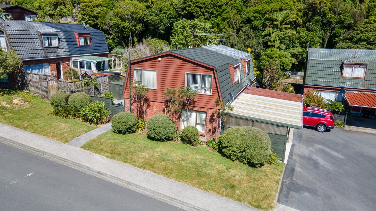 85 Churton Drive, Churton Park, Wellington - Carousel 1