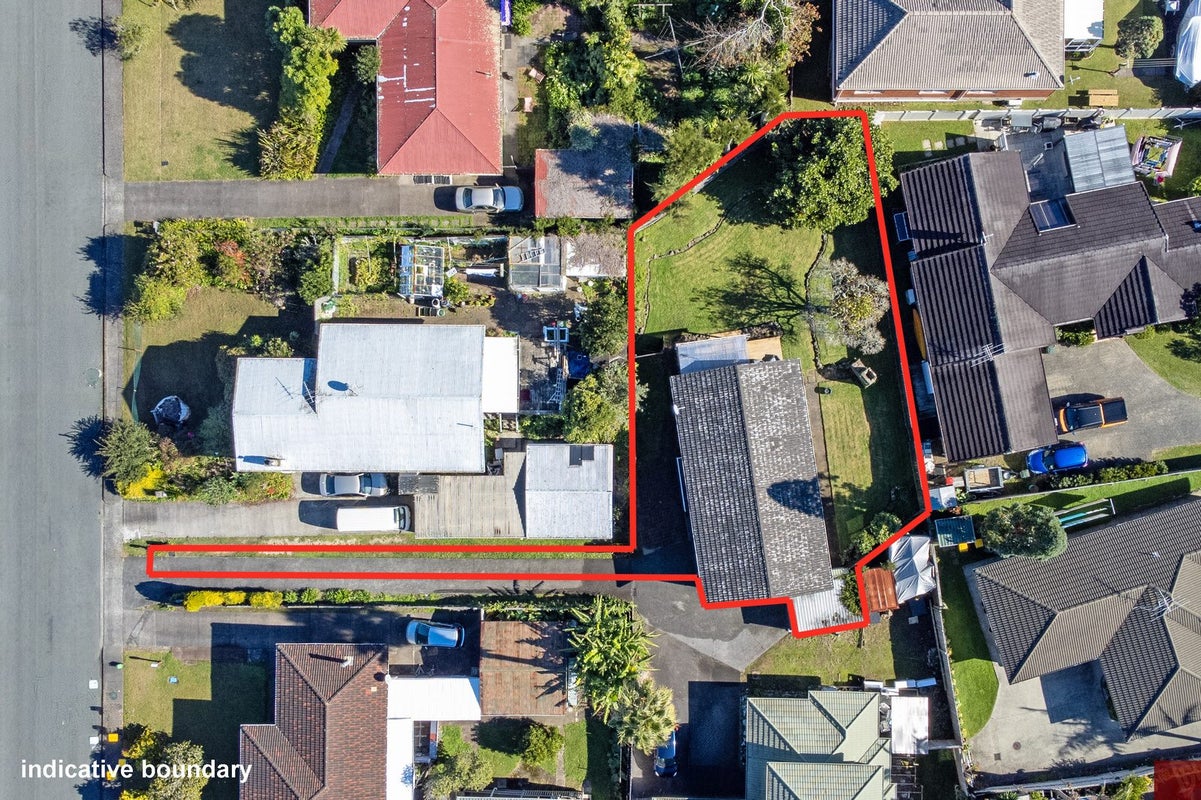 5 Grimshaw Place, Henderson, Auckland - Carousel 27