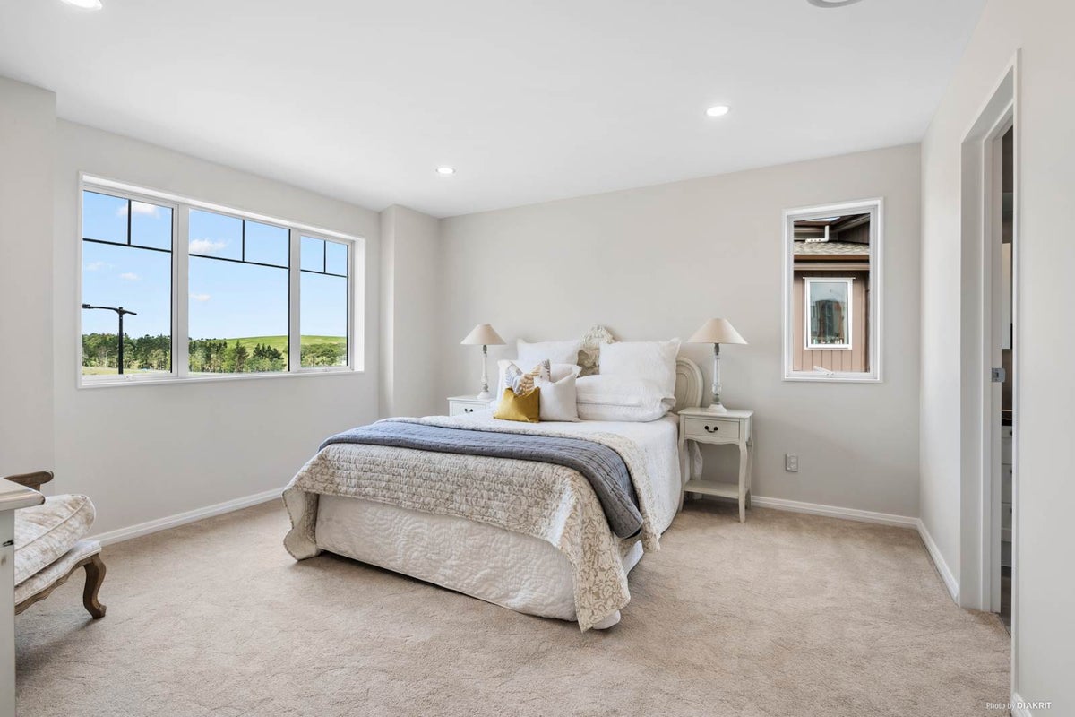 25 Rathmullen Place, Pinehill, Auckland - Carousel 2