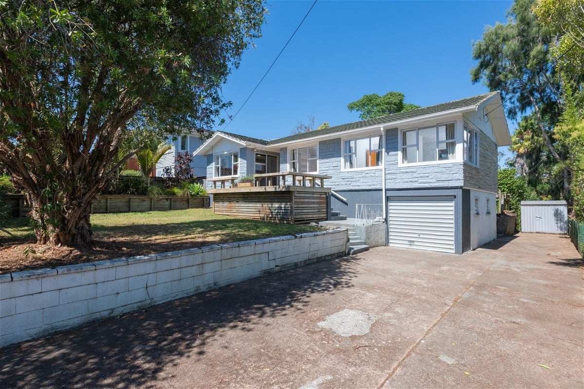 121 Millbrook Road, Sunnyvale, Auckland - Carousel 1