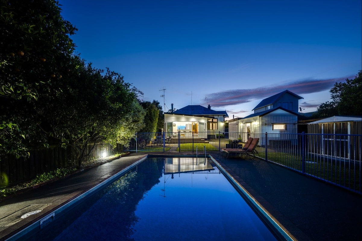 11 Nelson Crescent, Napier South, Napier - Carousel 1