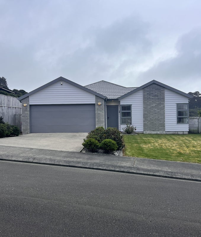 2 Gennaker Lane, Whitby, Porirua - Carousel 1
