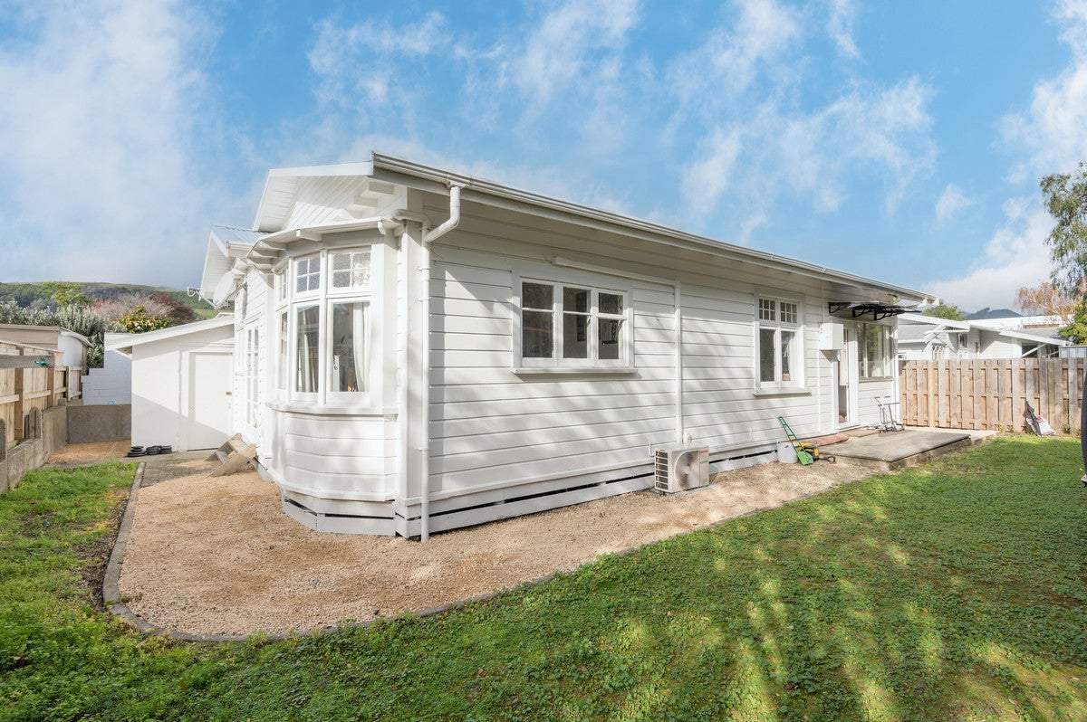 2/1 Wainui Street , The Wood, Nelson - Carousel 2