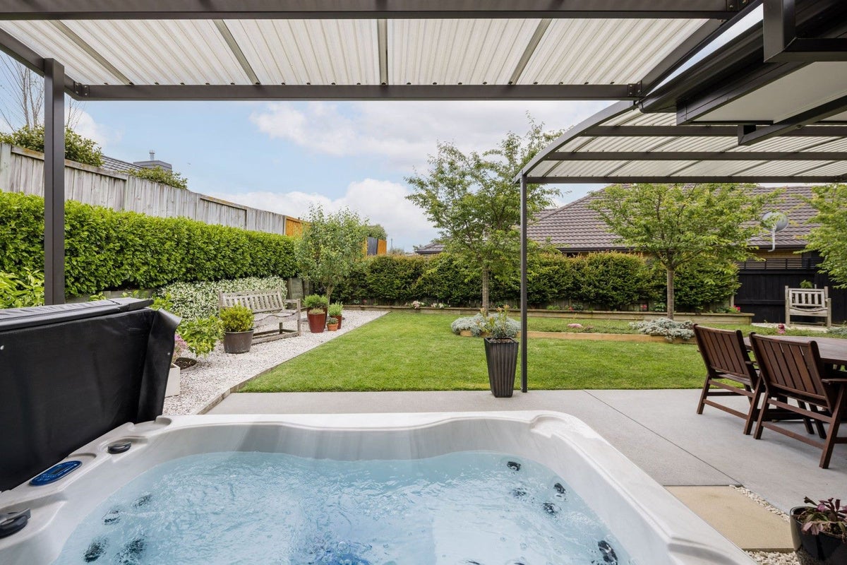 90 Te Huia Drive, Flagstaff, Hamilton - Carousel 2