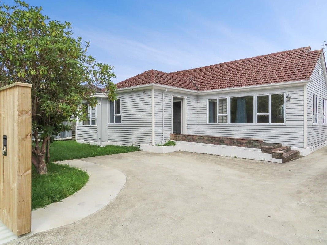 9 Wheatley Street, Naenae, Lower Hutt - Carousel 1