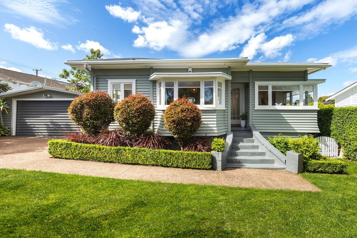 22 Foch Avenue, Mount Roskill, Auckland - Carousel 1
