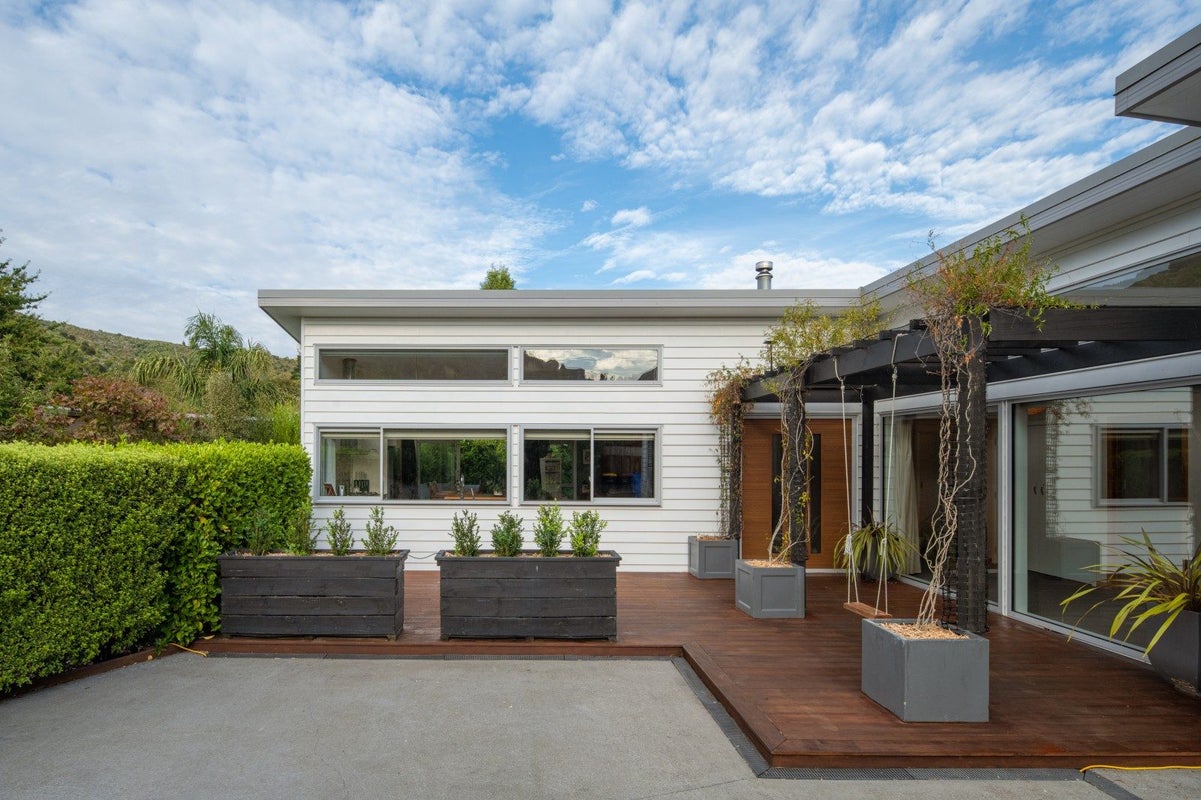 24 Waimarama Street, Waikawa, Picton - Carousel 2