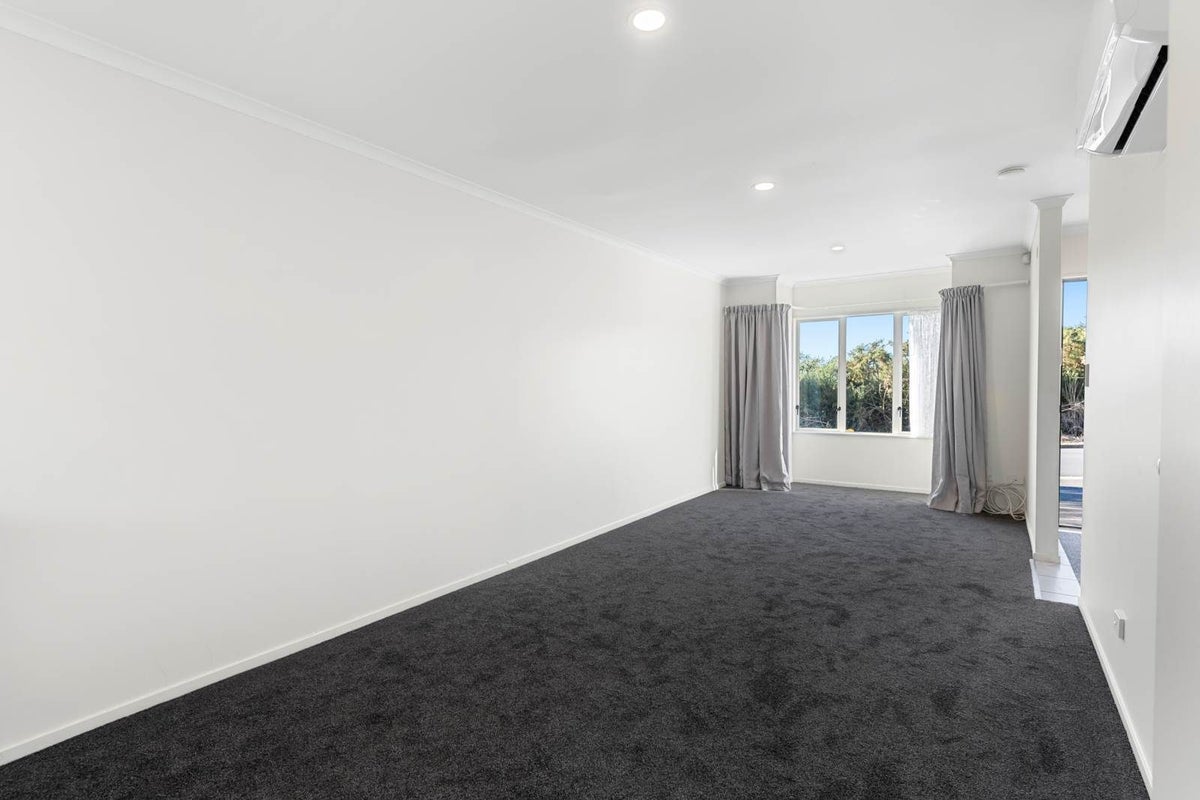 10 Rosandich Drive, Sunnyvale, Auckland - Carousel 2