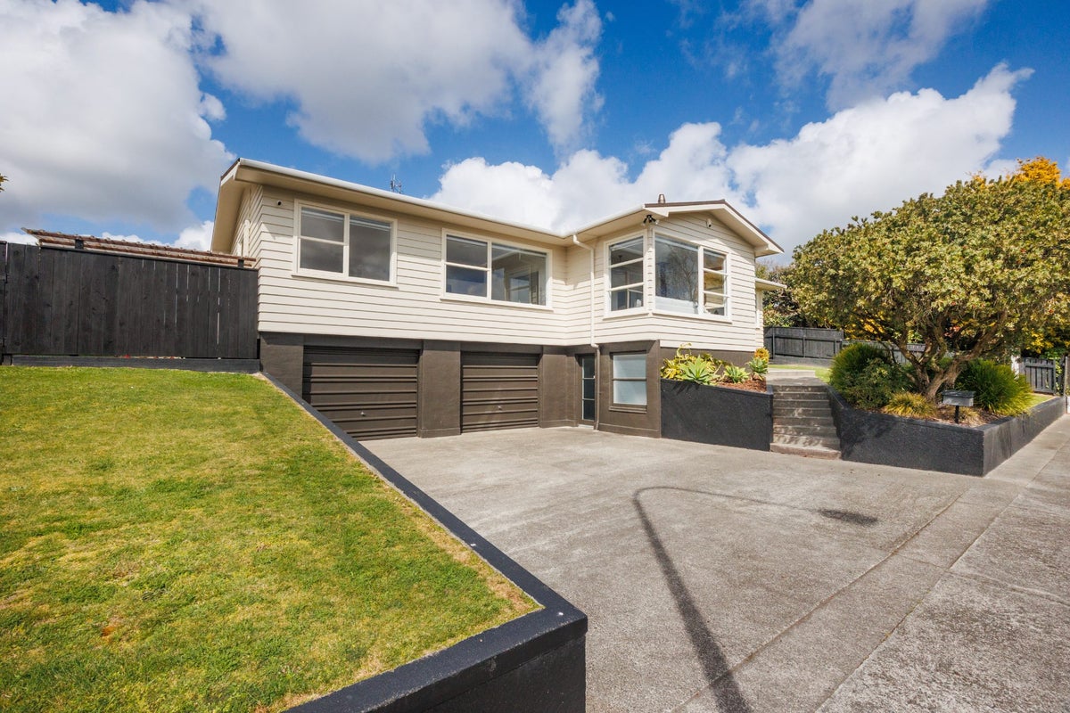 36 Winston Avenue, Hokowhitu, Palmerston North, Manawatu / Whanganui - Carousel 1