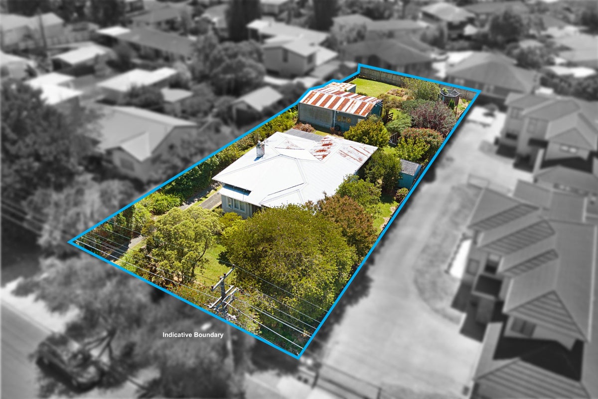 19 Miro Street, New Lynn, Auckland - Carousel 2