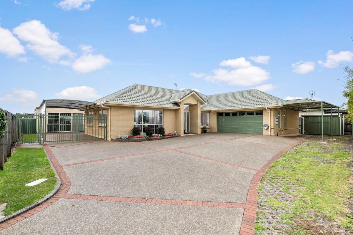 15 Cantora Avenue, Northpark, Auckland - Carousel 1