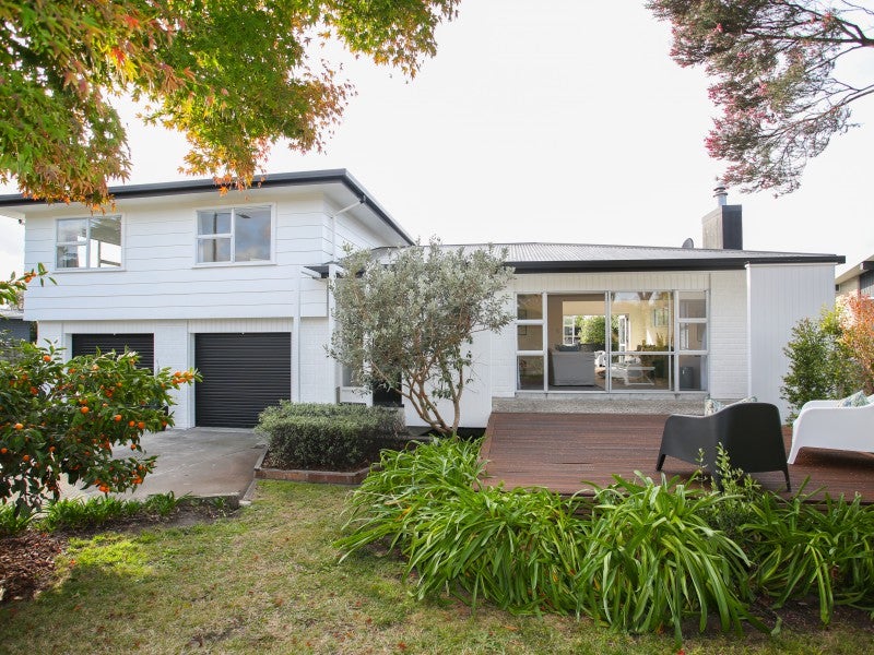 20 Busby Hill, Havelock North, Havelock North - Carousel 1