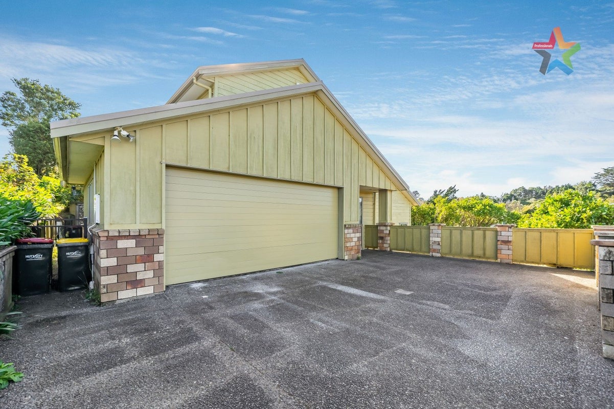 201 Miromiro Road, Normandale, Lower Hutt - Carousel 2