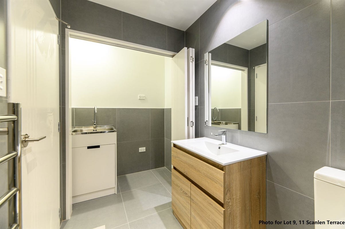 10/11 Scanlen Terrace, Kelston, Auckland - Carousel 17