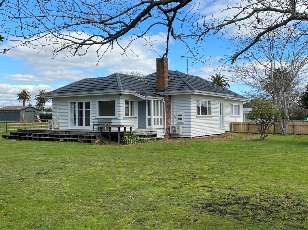 413 Clevedon-Takanini Road, Papakura - Carousel 1
