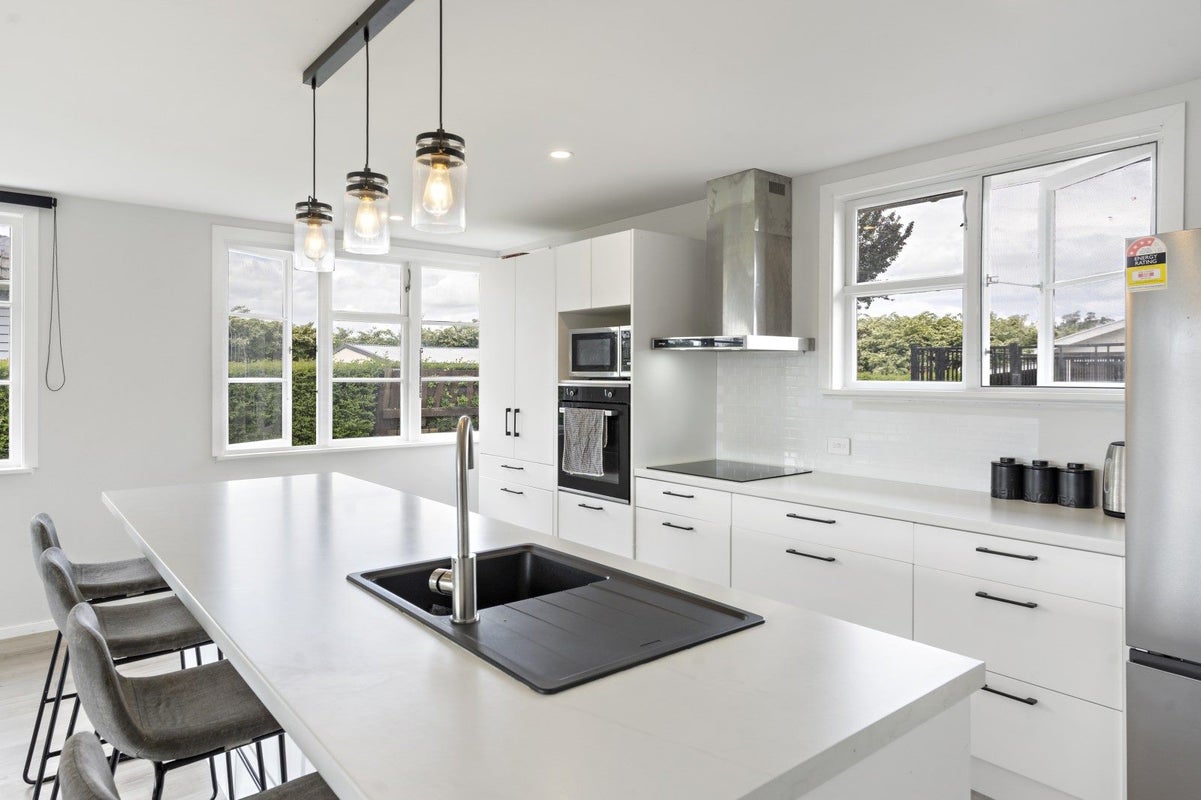 28 Churchill Avenue, Lansdowne, Masterton - Carousel 1