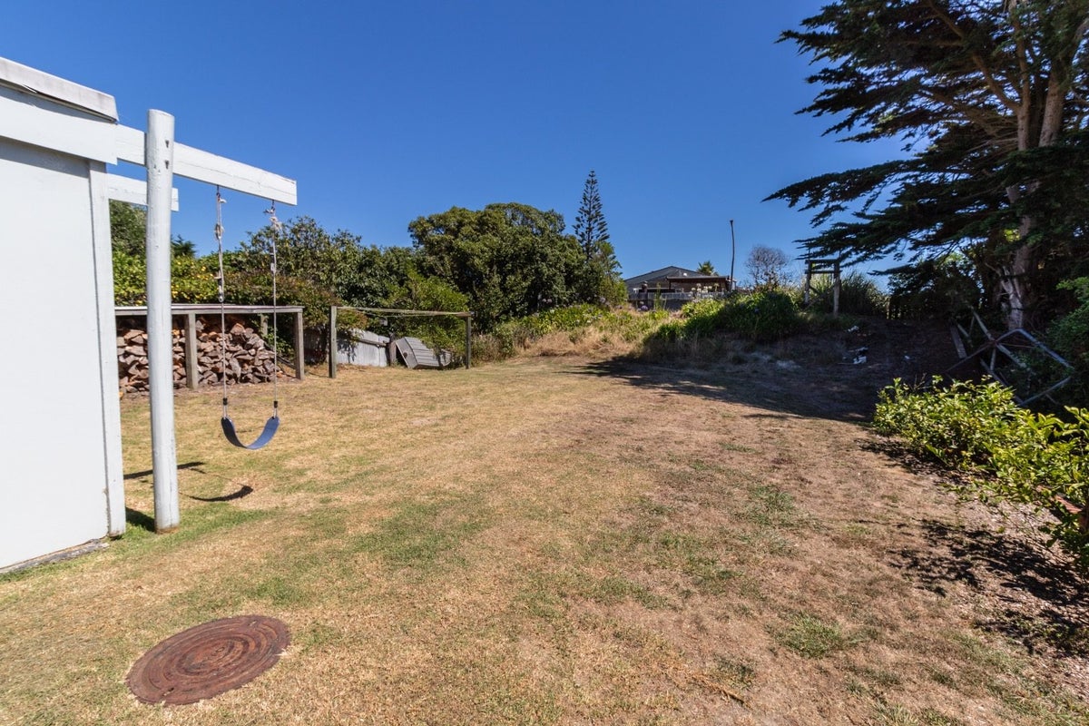 9 Dixie Street, Te Horo Beach - Carousel 27