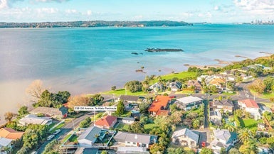 33B Gill Avenue, Te Atatu Peninsula, Auckland - Carousel 1