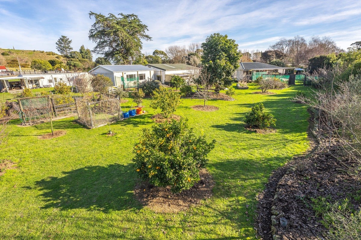 30 Convent Road, Otaki - Carousel 2