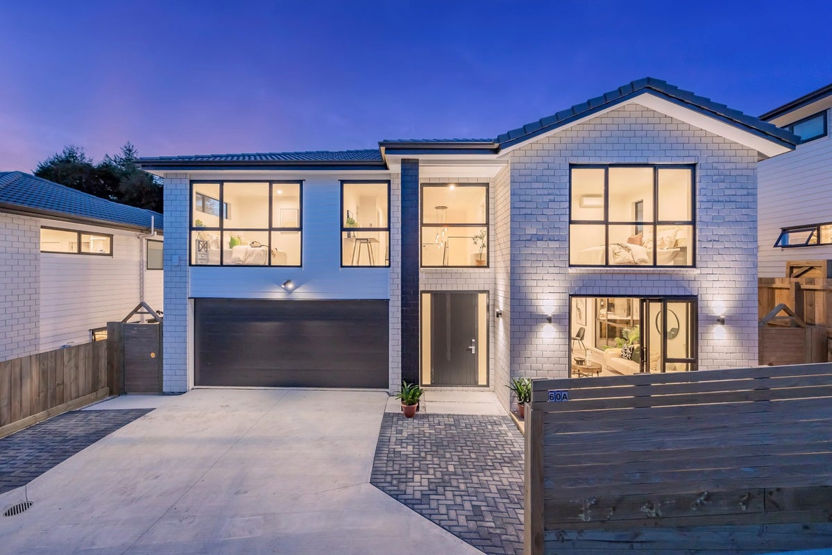 60A Bradbury Road, Botany Downs, Auckland - Carousel 1