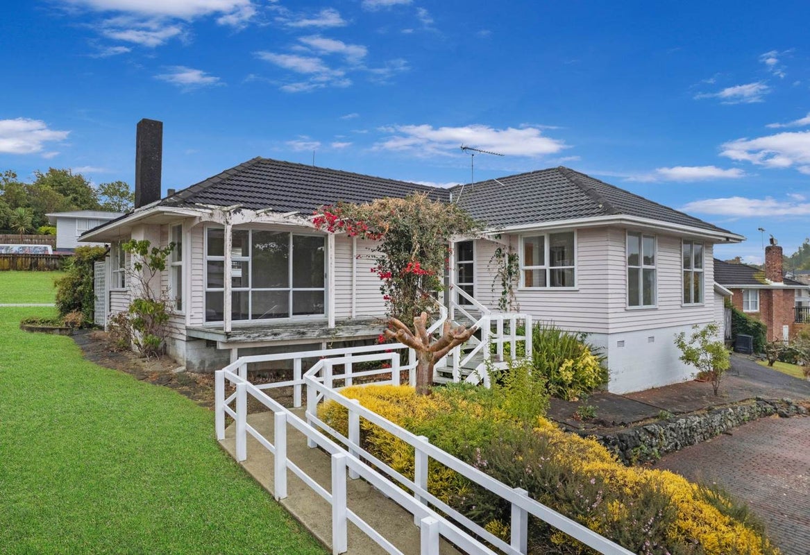 55 Larne Avenue, Pakuranga Heights, Auckland - Carousel 1