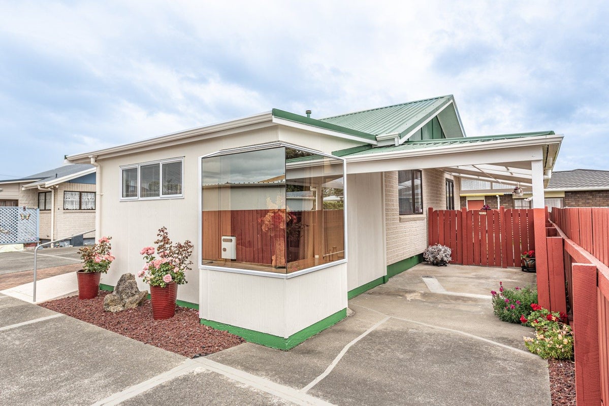 13A Avon Place, Springvale, Whanganui - Carousel 1