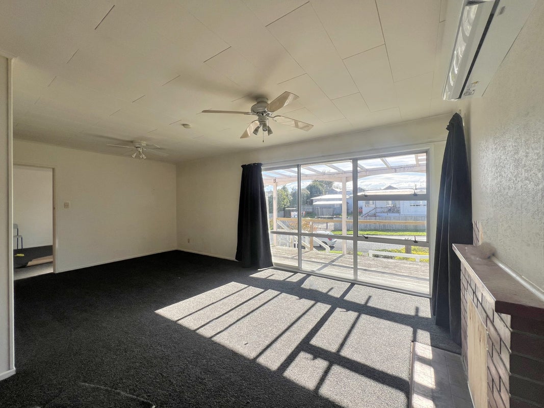 55 Larne Avenue, Pakuranga Heights, Auckland - Carousel 2