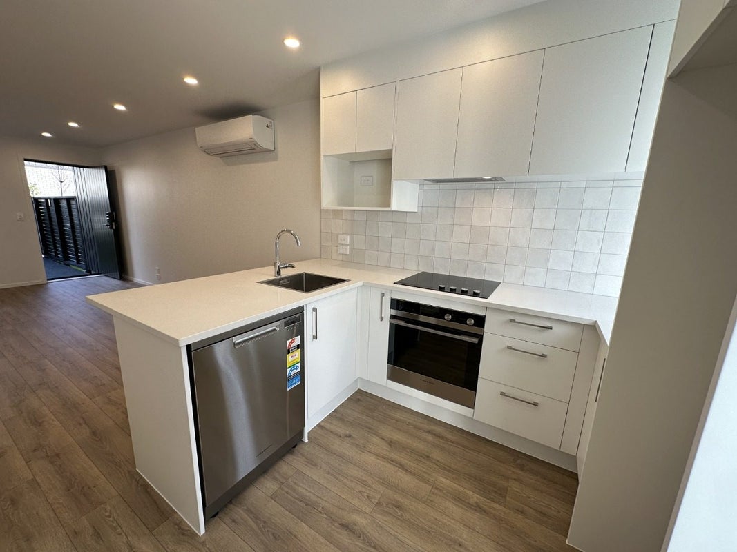 22/28 Westgate Drive, Westgate, Auckland - Carousel 2