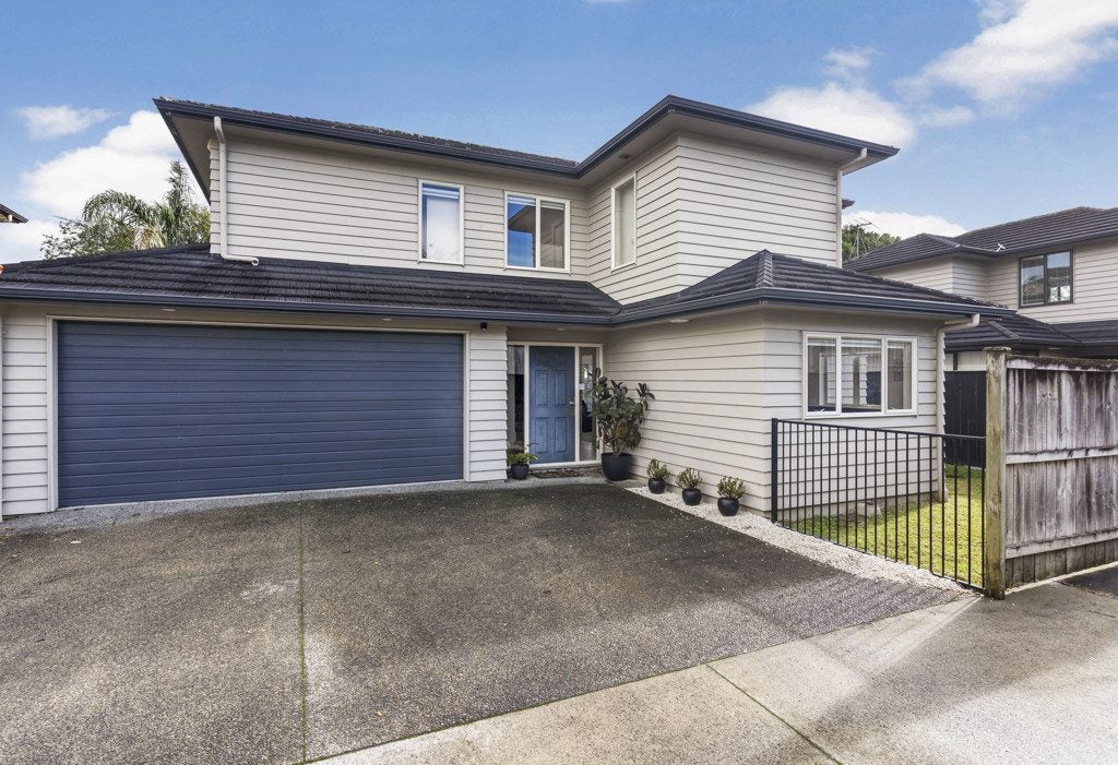 9A Baird Street, Howick, Auckland - Carousel 1