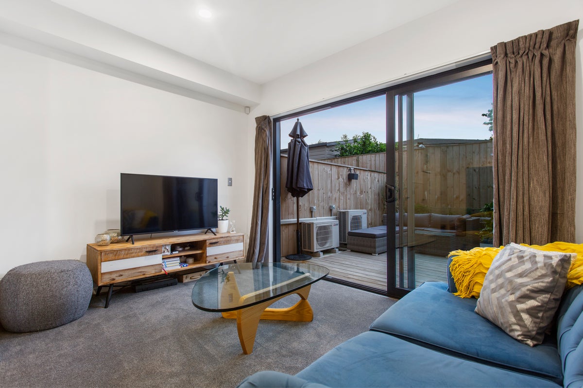 13 Waru Lane, Te Atatu Peninsula, Auckland - Carousel 2