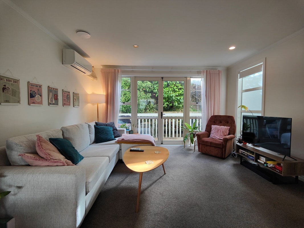 12C Glenmore Street, Thorndon, Wellington - Carousel 2