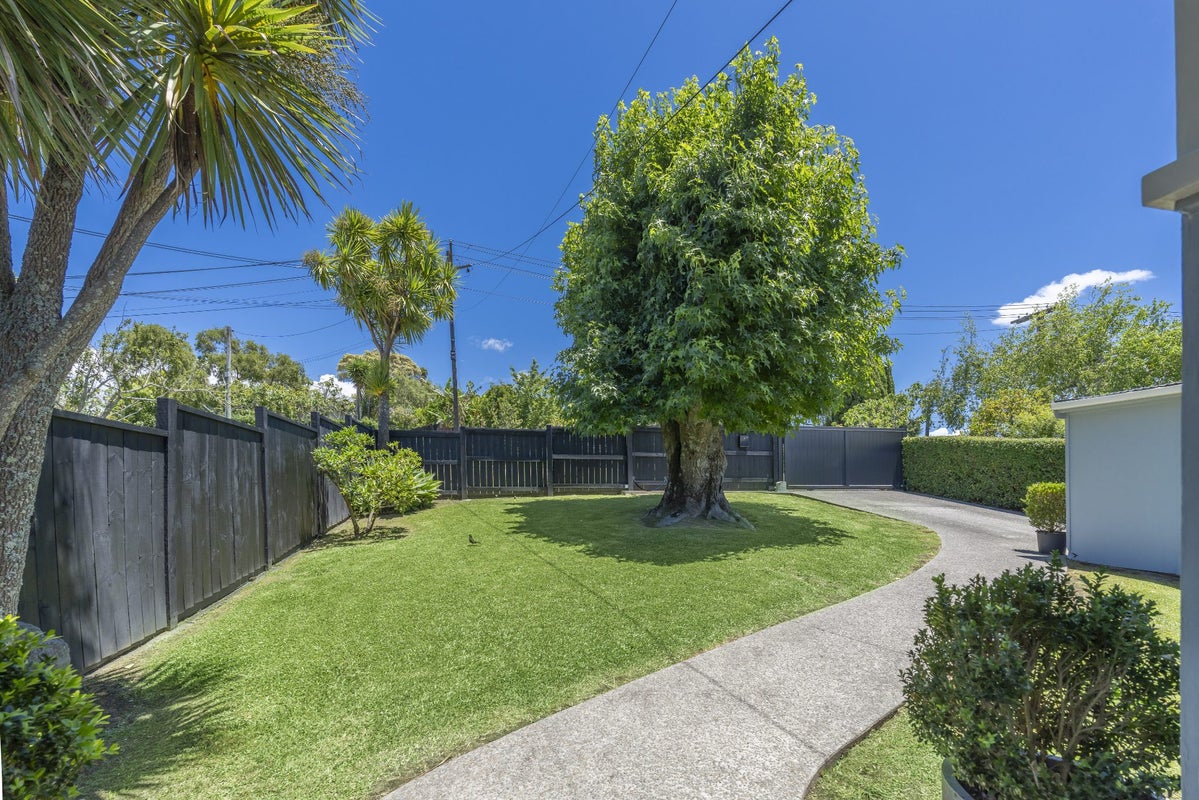 4 Lloyd Avenue, Mount Albert, Auckland - Carousel 19