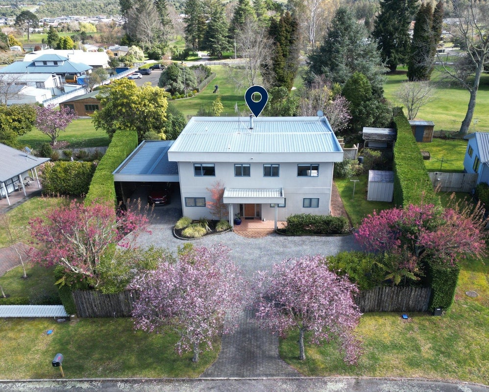 3 Yasmin Lane, Kinloch, Taupo - Carousel 1