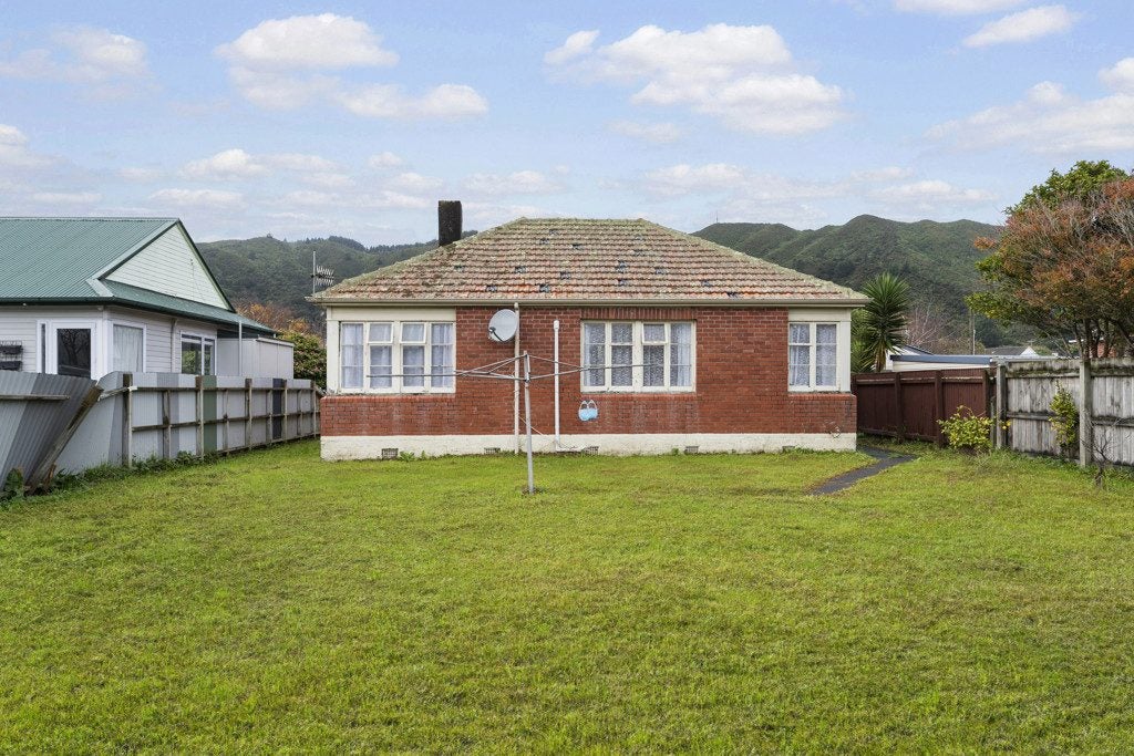 1 Wood Grove, Naenae, Lower Hutt - Carousel 2