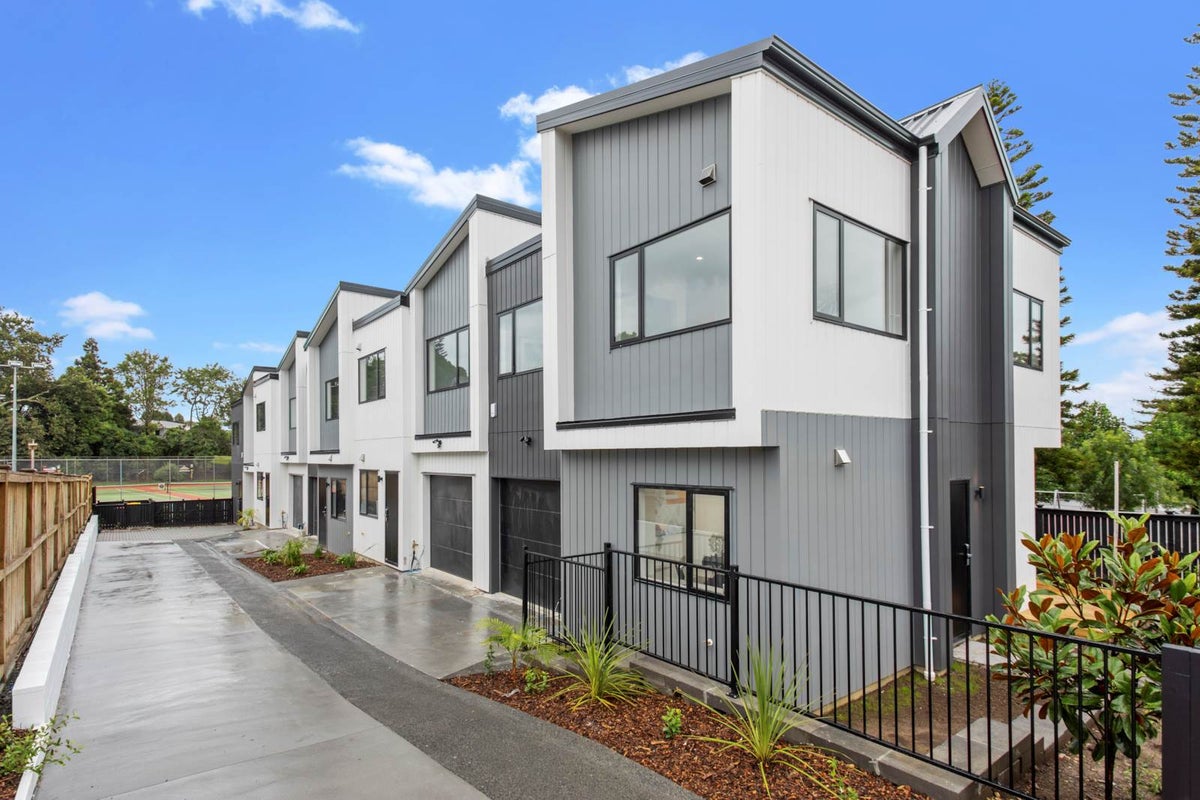 10A Blyton Lane, Pakuranga Heights, Auckland - Carousel 1