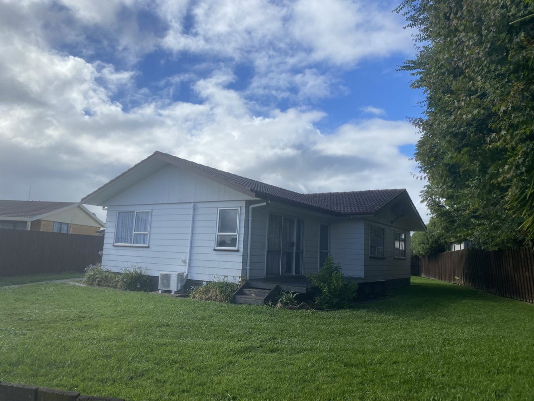 15 Kentucky Crescent, Nawton, Hamilton - Carousel 2