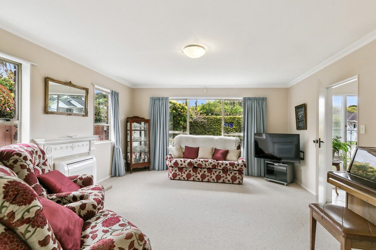 1/23 Reading Street, Karori, Wellington - Carousel 2