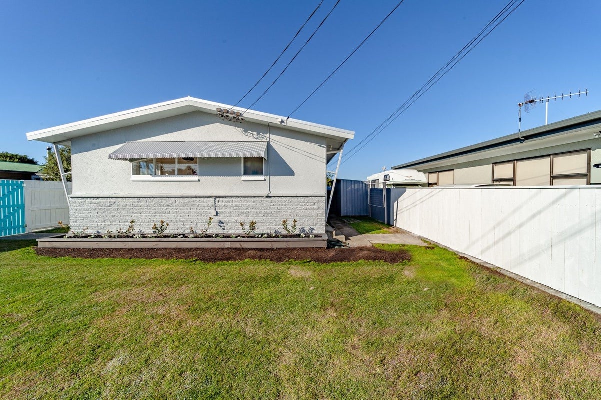 1/24 Addison Street, Onekawa, Napier - Carousel 12