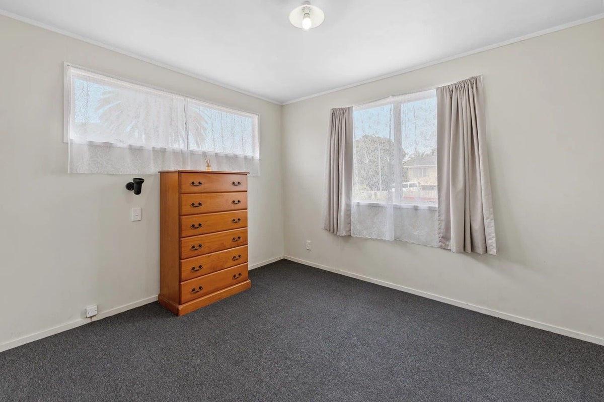 22 Becker Drive, Weymouth, Auckland - Carousel 2
