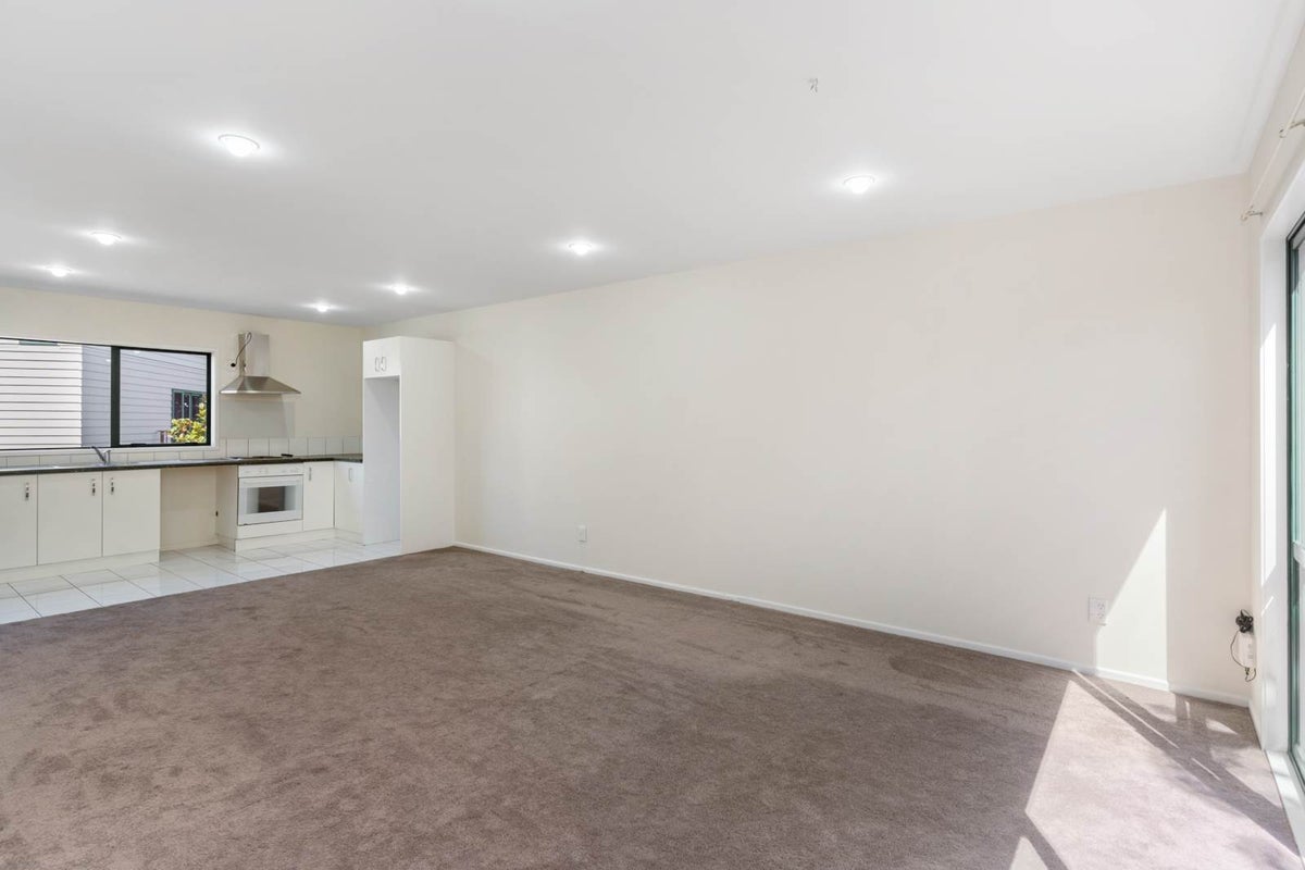 10/1 Briar Way, New Lynn, Auckland - Carousel 2
