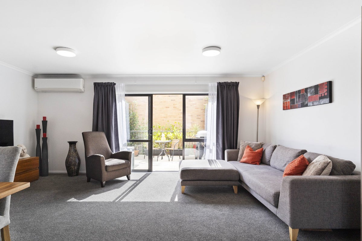 200/172 Mcleod Road, Te Atatu South, Auckland - Carousel 2